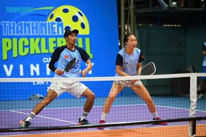 Huấn luyện viên pickleball dạy kèm